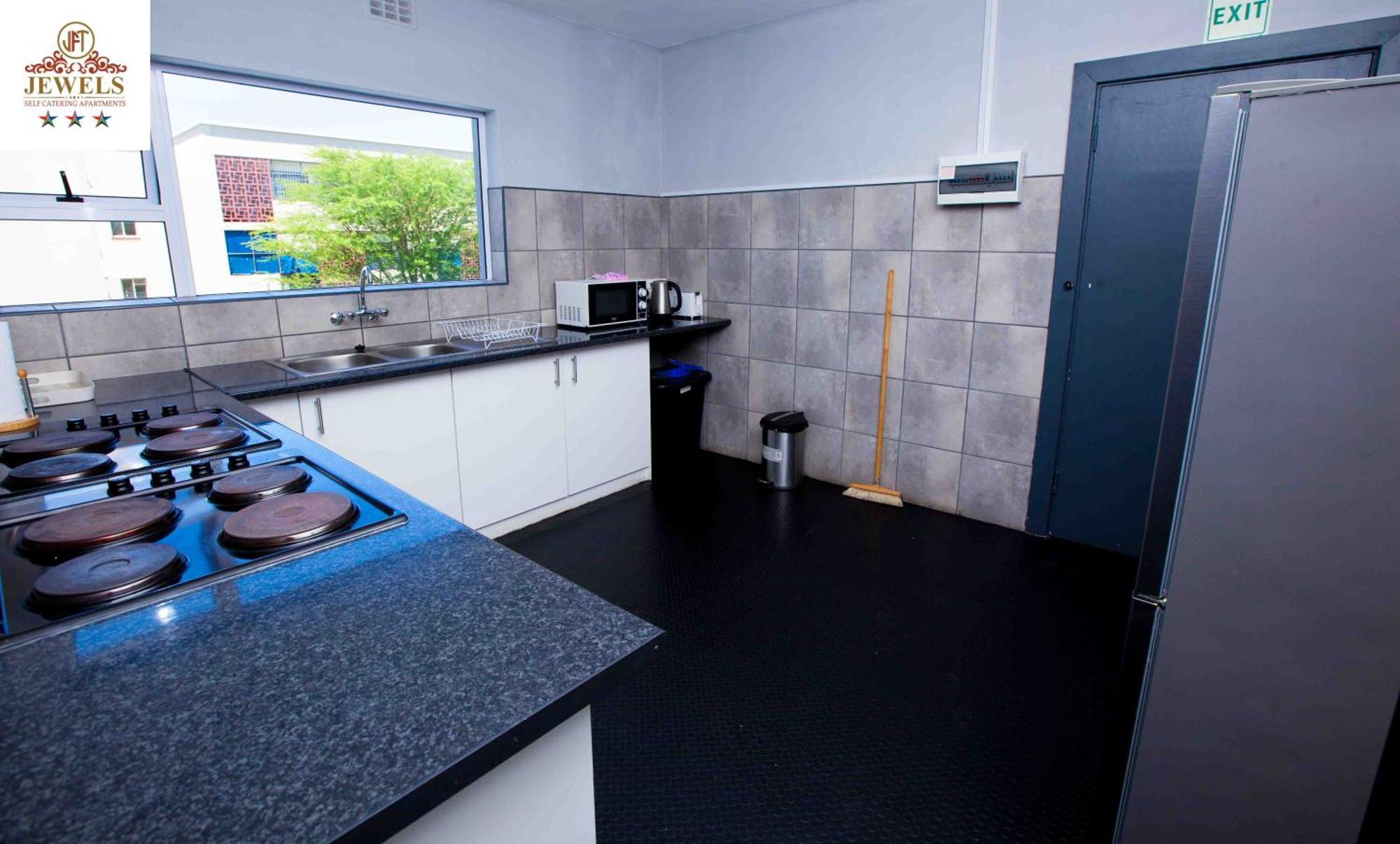 Jft Self Catering Units Bed & Breakfast East London Exterior photo
