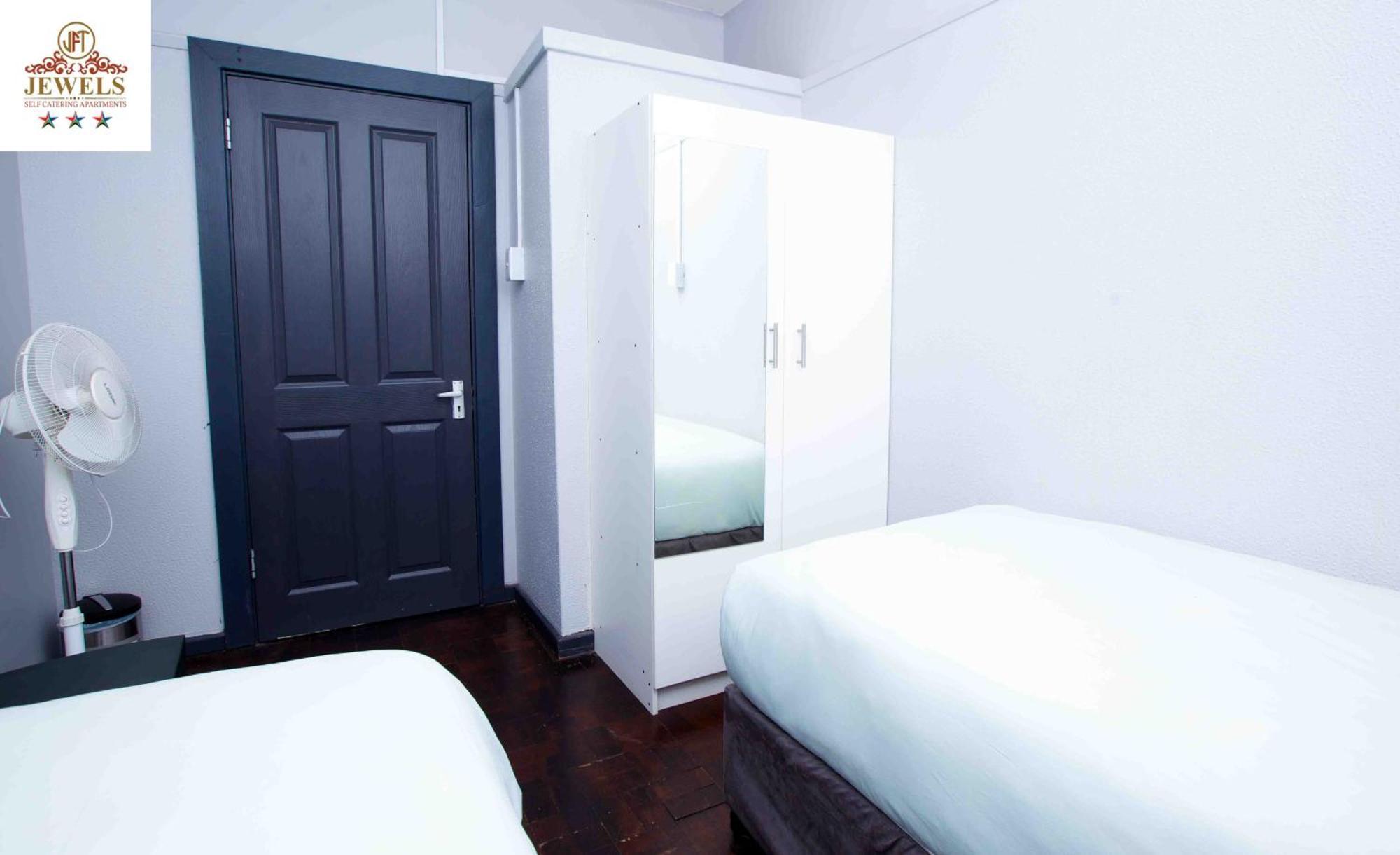 Jft Self Catering Units Bed & Breakfast East London Exterior photo
